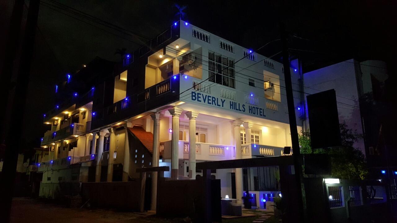 Beverly Hills Hotel Dehiwala-Mount Lavinia Bagian luar foto