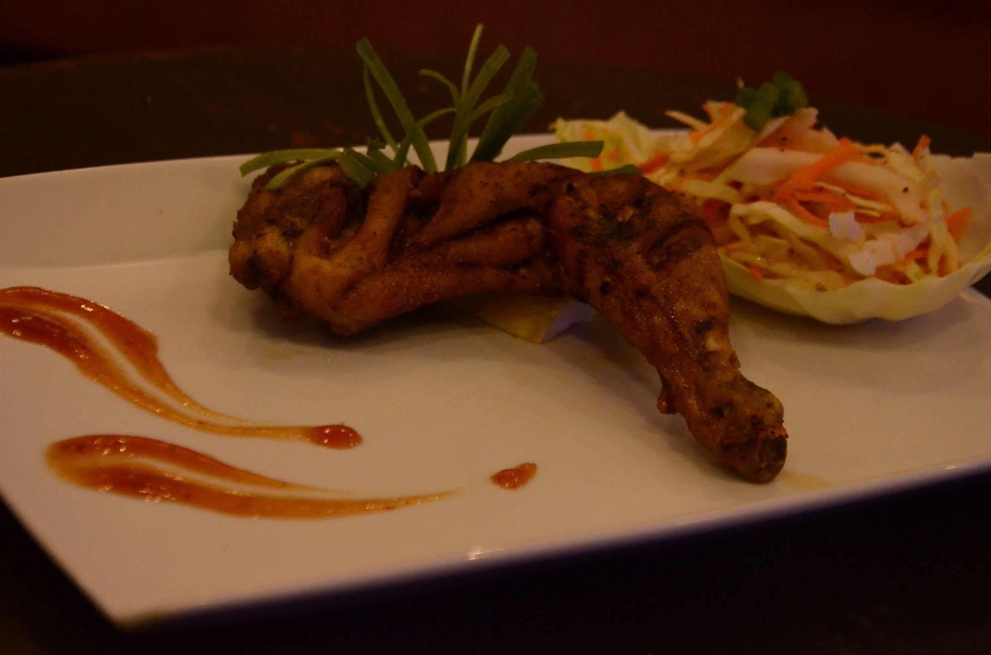 Beverly Hills Hotel Dehiwala-Mount Lavinia Bagian luar foto