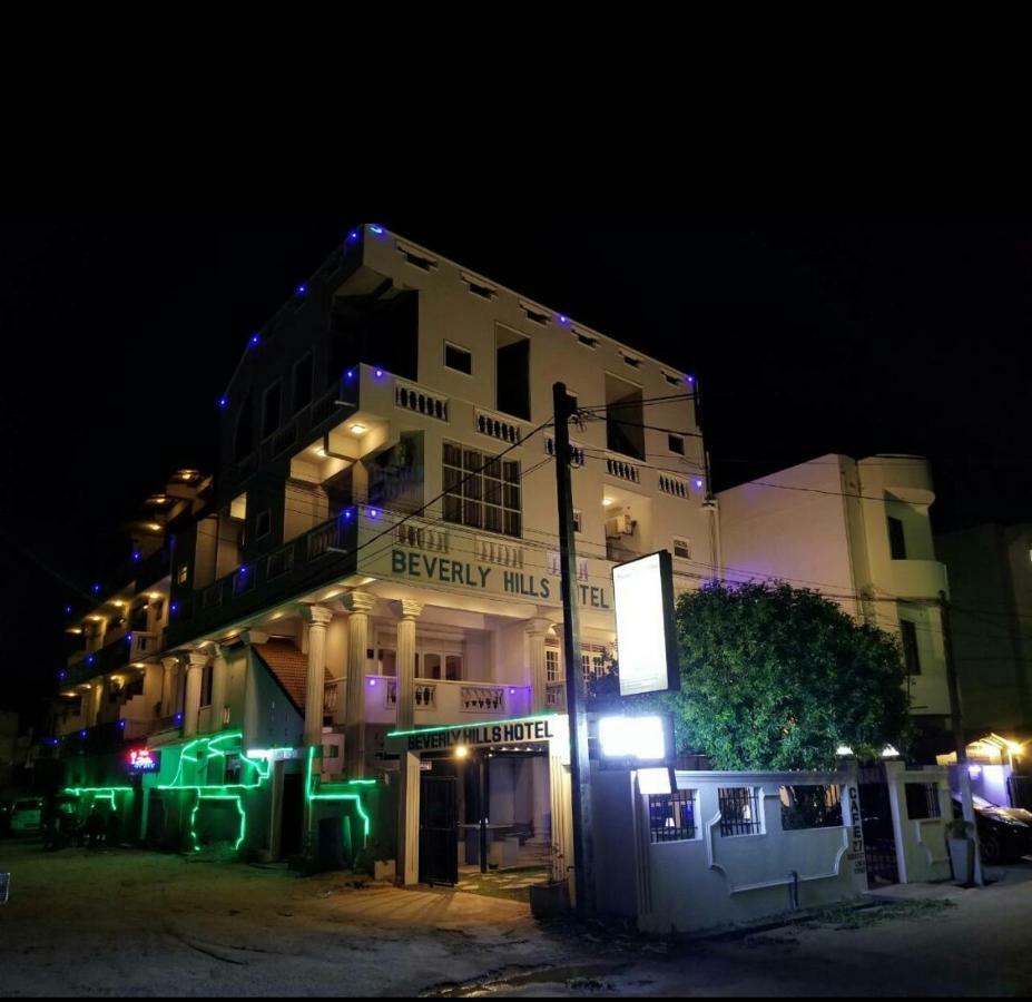 Beverly Hills Hotel Dehiwala-Mount Lavinia Bagian luar foto